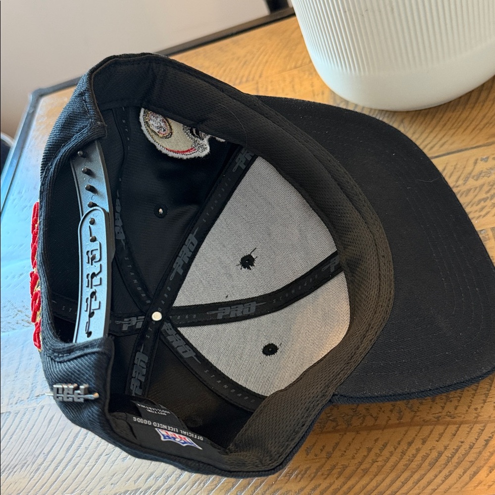 San Francisco 49ers Pro NFL Black Snapback Hat - Picture 10 of 11